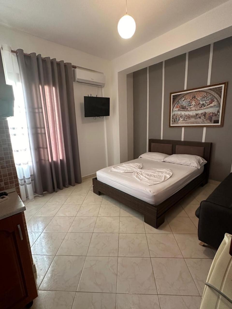 Eid Mar Hostel Vlore Exterior photo