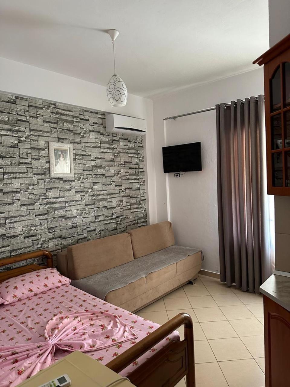 Eid Mar Hostel Vlore Exterior photo